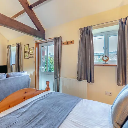 Eight Byre - Uk48913