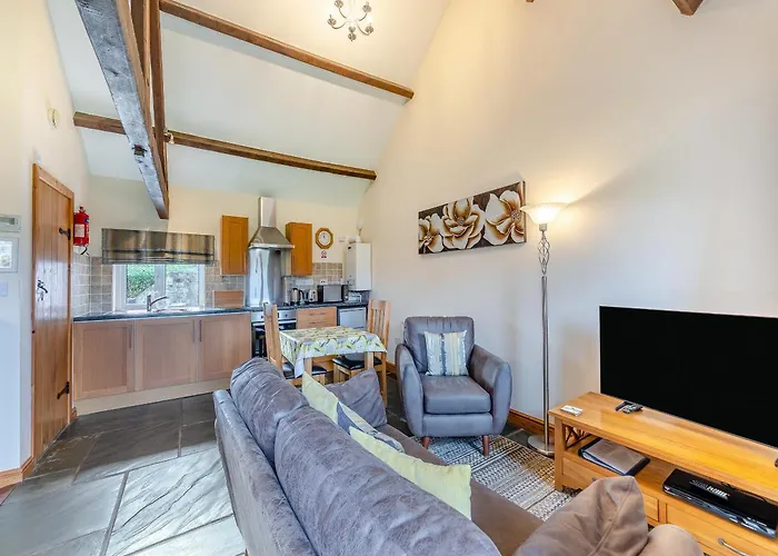 Eight Byre - Uk48913 * Allonby