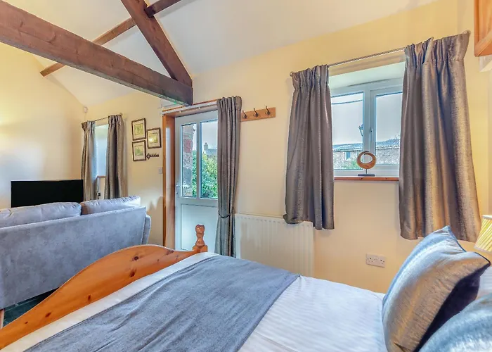 Eight Byre - Uk48913